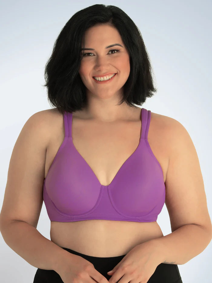 A woman in a underwire t-shirt bra