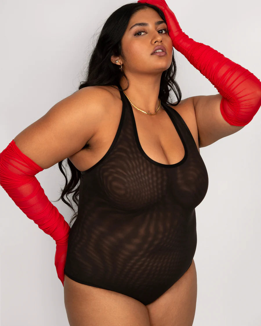 CC_1372_BlackHue_EditorialShot_XL_900x_491de5fe-dd0d-42c4-8471-537e48964395